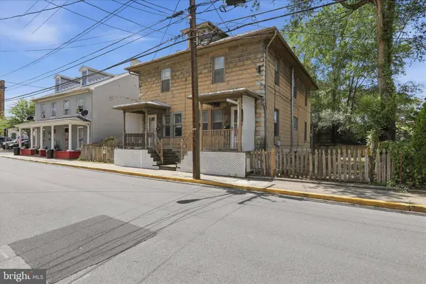226 N SPRING ST, Martinsburg, WV 25401