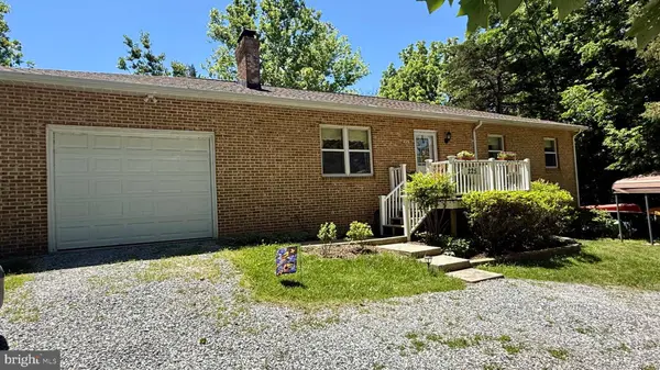 225 MOUNTAIN VIEW DR, Harpers Ferry, WV 25425