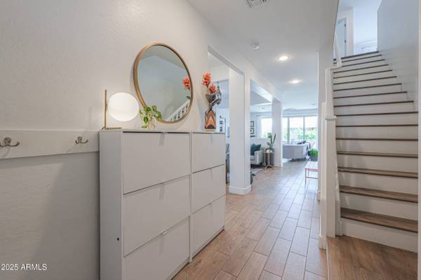 277 W GLACIER BAY Drive, San Tan Valley, AZ 85140