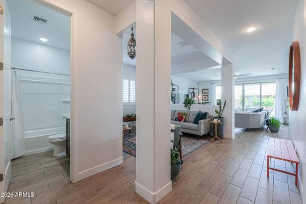277 W GLACIER BAY Drive, San Tan Valley, AZ 85140