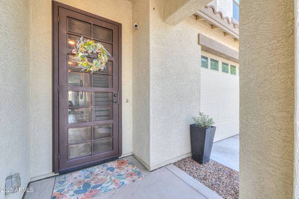 277 W GLACIER BAY Drive, San Tan Valley, AZ 85140