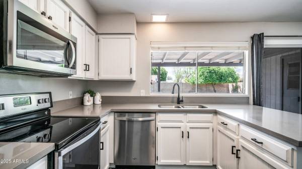 2139 W OBISPO Avenue, Mesa, AZ 85202