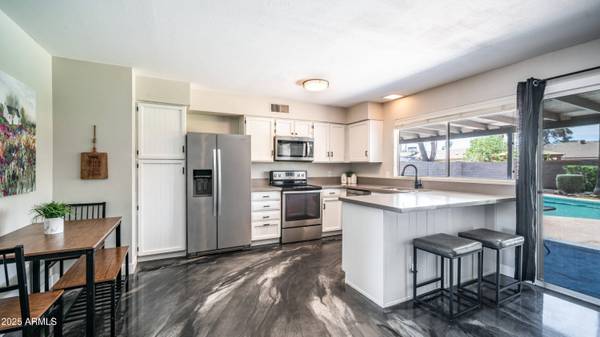 2139 W OBISPO Avenue, Mesa, AZ 85202