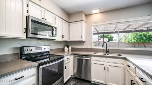 2139 W OBISPO Avenue, Mesa, AZ 85202