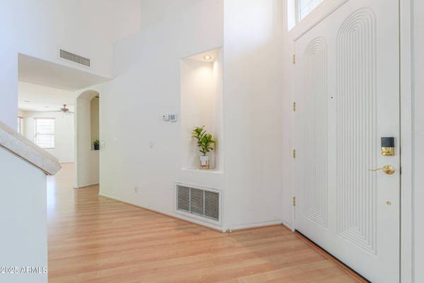 5992 W GAIL Drive, Chandler, AZ 85226