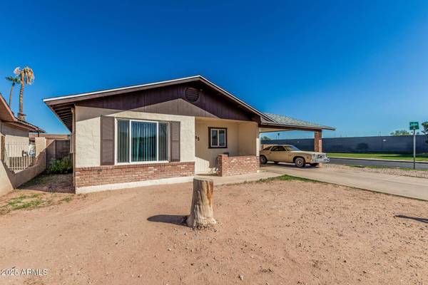 105 N GUTHRIE Street, Mesa, AZ 85203