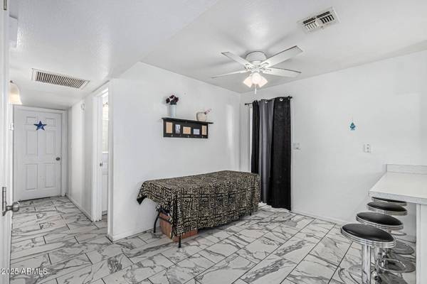 105 N GUTHRIE Street, Mesa, AZ 85203