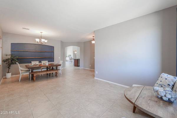 1653 W GREEN TREE Drive, San Tan Valley, AZ 85144