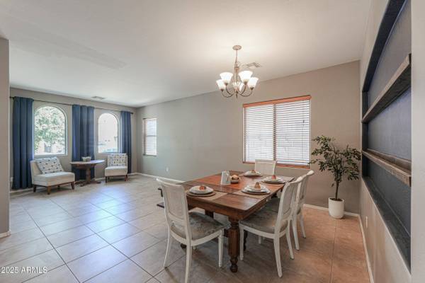 1653 W GREEN TREE Drive, San Tan Valley, AZ 85144