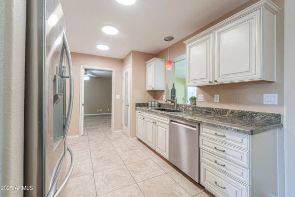 11012 E KIVA Avenue, Mesa, AZ 85209