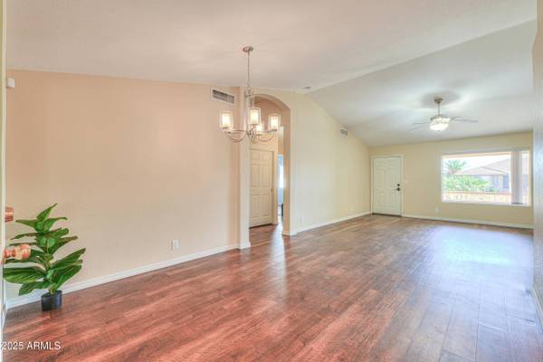 11012 E KIVA Avenue, Mesa, AZ 85209