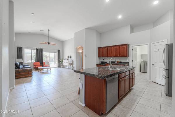 1653 W GREEN TREE Drive, San Tan Valley, AZ 85144