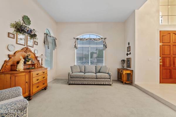 6512 E VIRGINIA Street, Mesa, AZ 85215