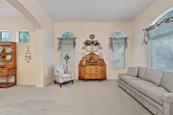 6512 E VIRGINIA Street, Mesa, AZ 85215