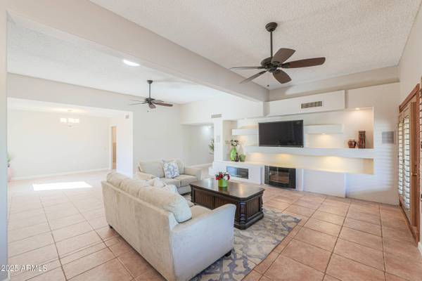 17801 N BOSWELL Boulevard, Sun City, AZ 85373