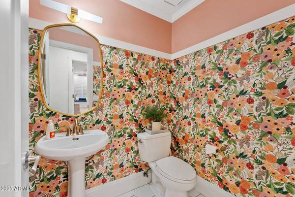 824 N YORK Circle, Mesa, AZ 85213