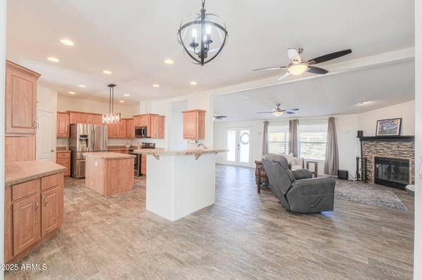 176 N ACACIA Road, Apache Junction, AZ 85119