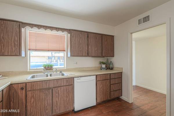 730 S PORTLAND --, Mesa, AZ 85206