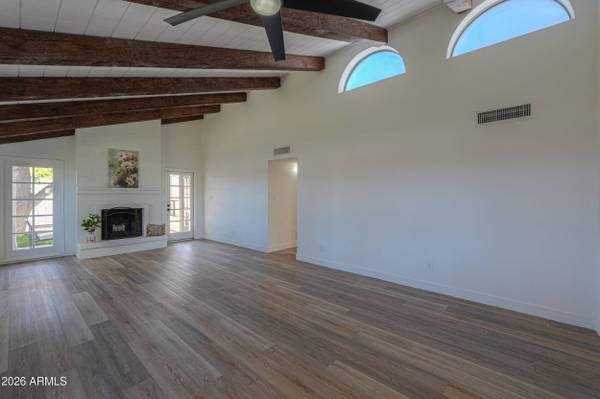 2011 W NOPAL Avenue, Mesa, AZ 85202