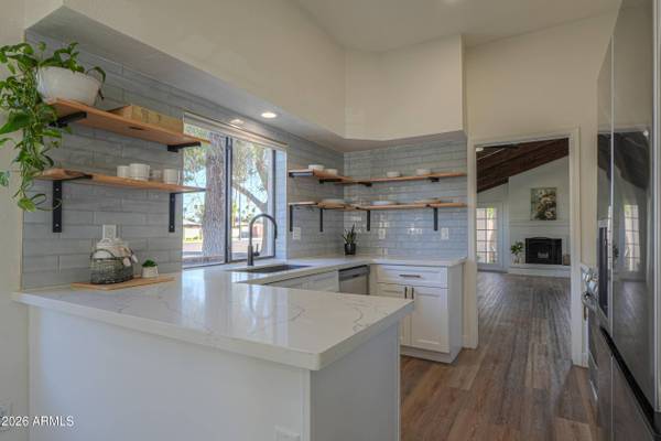 2011 W NOPAL Avenue, Mesa, AZ 85202