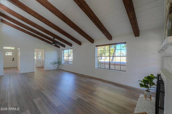 2011 W NOPAL Avenue, Mesa, AZ 85202