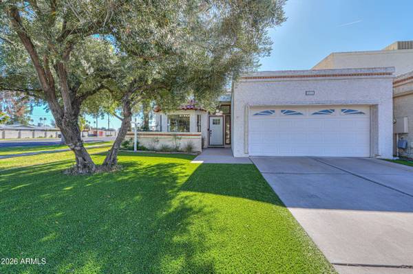 2011 W NOPAL Avenue, Mesa, AZ 85202