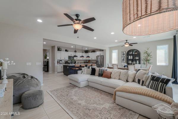 2853 E VIRGINIA Street, Mesa, AZ 85213