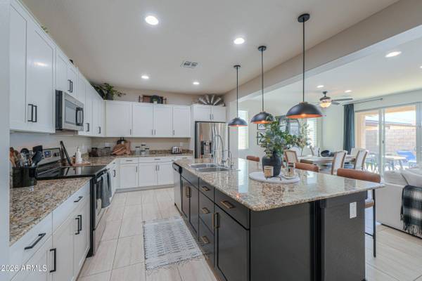 2853 E VIRGINIA Street, Mesa, AZ 85213