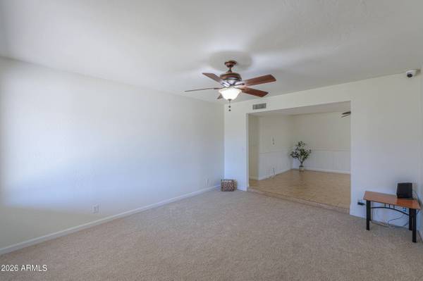 2428 E JUANITA Avenue, Mesa, AZ 85204