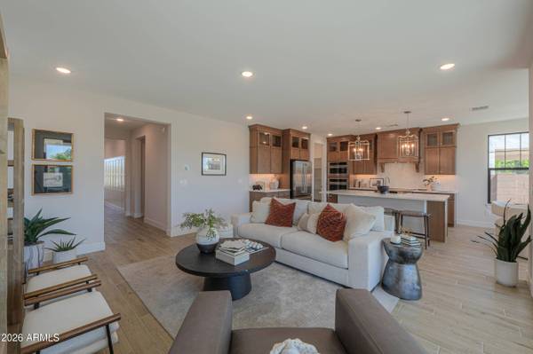 2431 W LOS ARBOLES Place, Chandler, AZ 85224