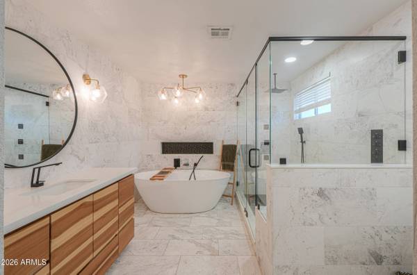 466 W SMOKE TREE Road, Gilbert, AZ 85233