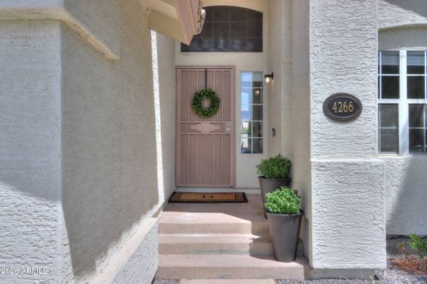 4266 E MILLBRAE Lane, Gilbert, AZ 85234