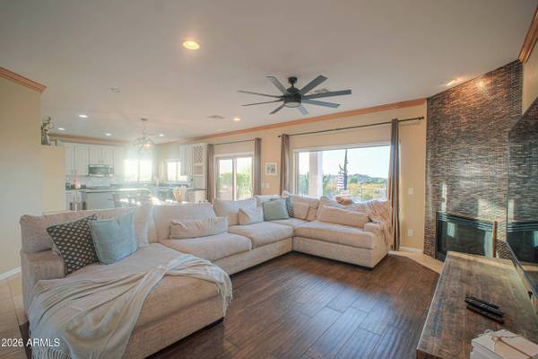 2044 W OLNEY Avenue, Phoenix, AZ 85041