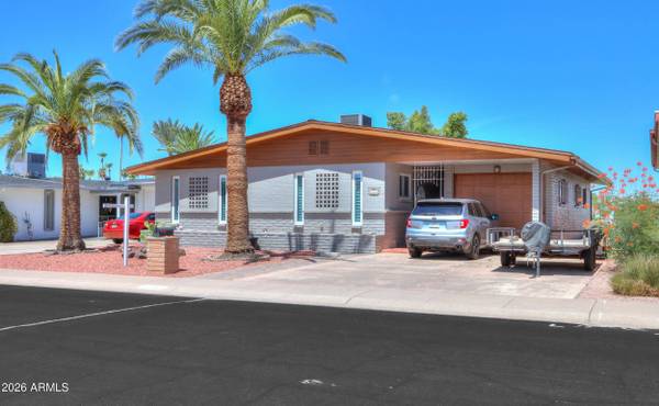 2152 N MIDDLECOFF Drive, Mesa, AZ 85215