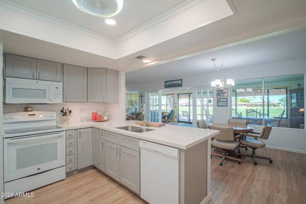 2152 N MIDDLECOFF Drive, Mesa, AZ 85215