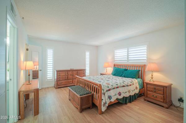 2152 N MIDDLECOFF Drive, Mesa, AZ 85215