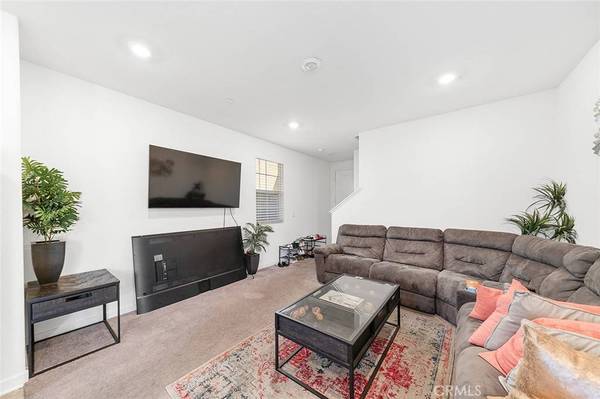 16584 Poppy Seed LN, Fontana, CA 92336