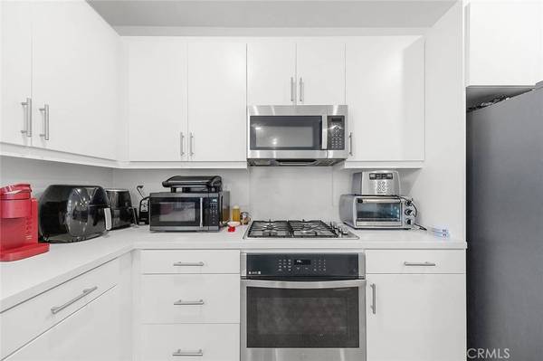 16584 Poppy Seed LN, Fontana, CA 92336