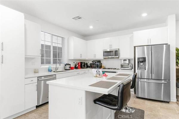 16584 Poppy Seed LN, Fontana, CA 92336