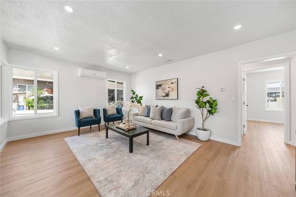 1021 W 5th ST, Corona, CA 92882