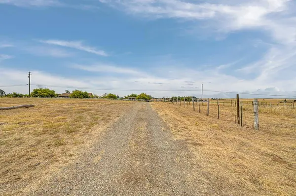 3639 Nisenan LN, Wheatland, CA 95692