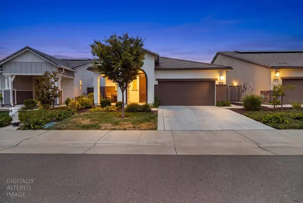 5250 Peace Lily LN