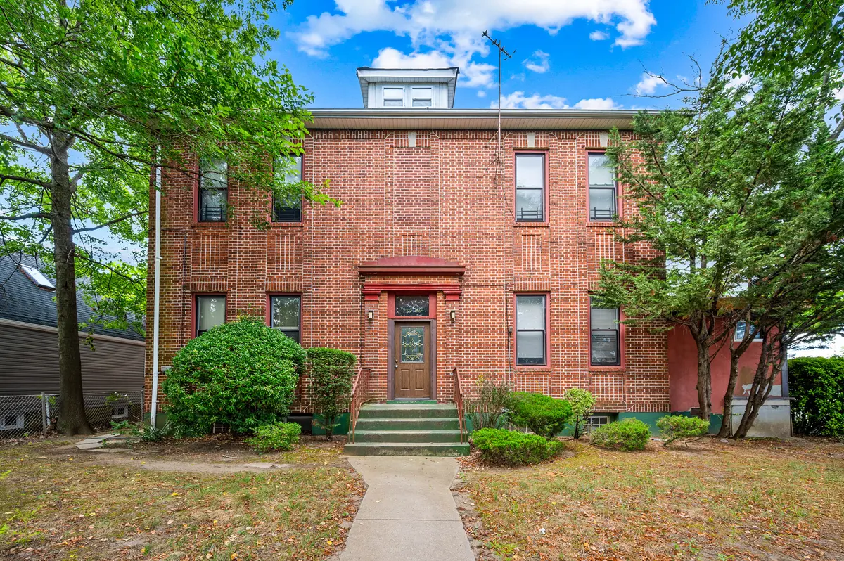 137-06 Bedell St, Springfield Gardens, NY 11413