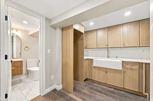 43 2nd Pl #Lower-Level, Central Islip, NY 11722-2632