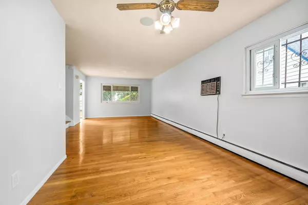 132-20 Farmers Blvd, St. Albans, NY 11434