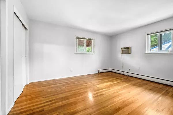 132-20 Farmers Blvd, St. Albans, NY 11434