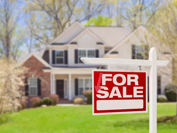 Your Home Isn’t Selling? Change It Up a Bit.
