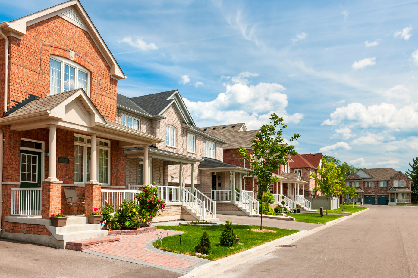How to Attract the Right Buyers to Your Home Sale This Summer