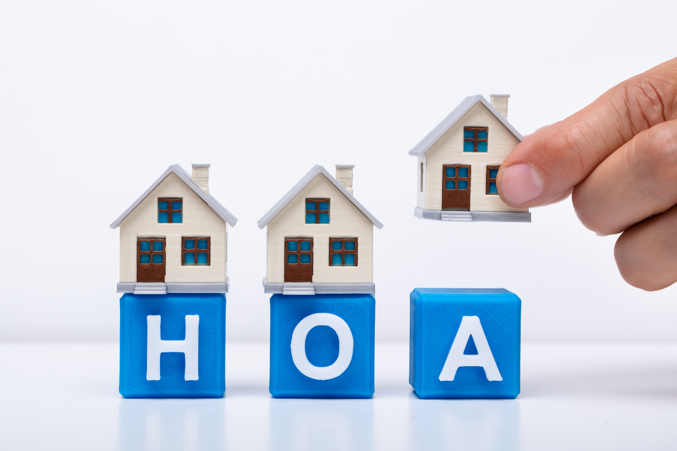 The Pros and Cons of Living in a Homeowners Association (HOA)