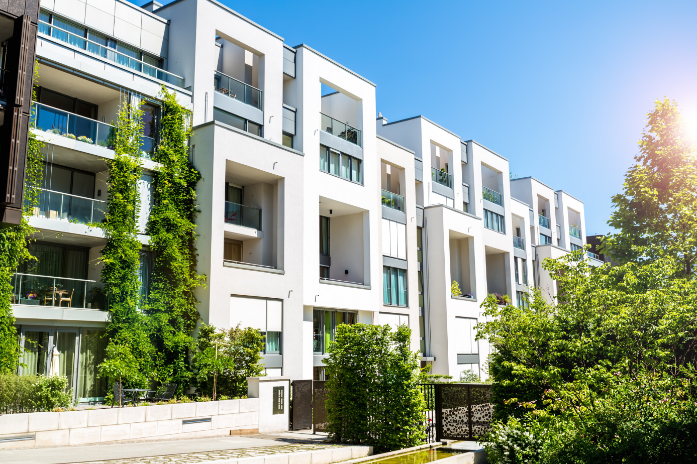 Real Estate Investment: Single-Family Homes vs. Multi-Unit Properties
